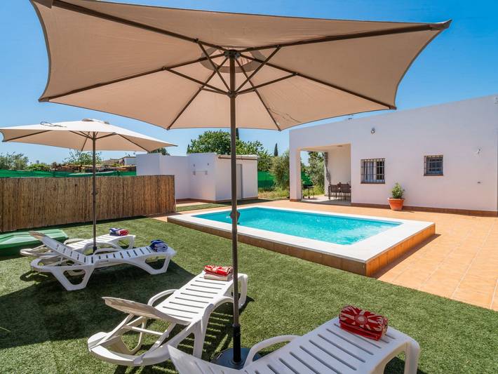 Casa de vacaciones para 4 personas, con piscina y jardín - 1