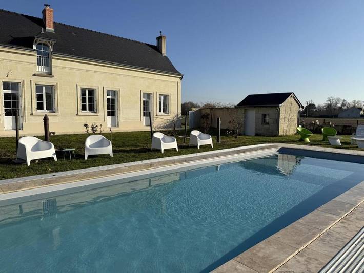 Location de vacances pour 9 personnes, avec piscine ainsi que jardin et terrasse à La Chapelle-sur-Loire - 2