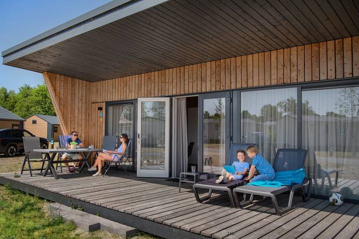 Bungalow für 4 Personen, mit Terrasse und Seeblick sowie Balkon/Terrasse in den Niederlande - 4