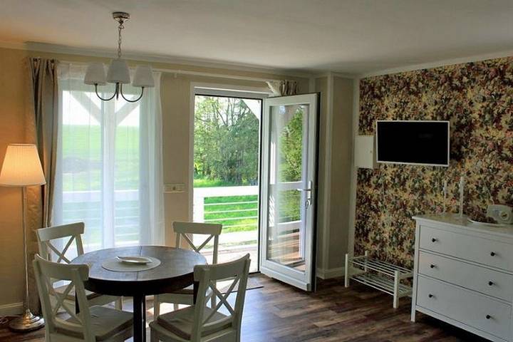 Ferienwohnung für 2 Personen, mit Balkon und Garten in Velgast