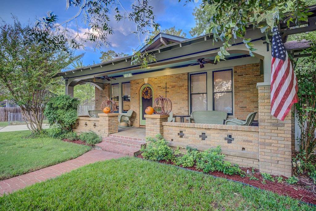 New Braunfels Bungalow~Near Downtown in New Braunfels, Comal County