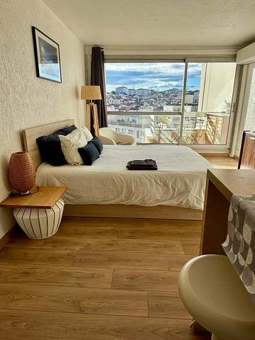 Gîte pour 2 personnes, avec balcon ainsi que vue et piscine dans Office De Tourisme De Biarritz