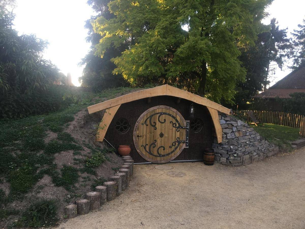 Domaine de Carnin in Belœil, Hainaut
