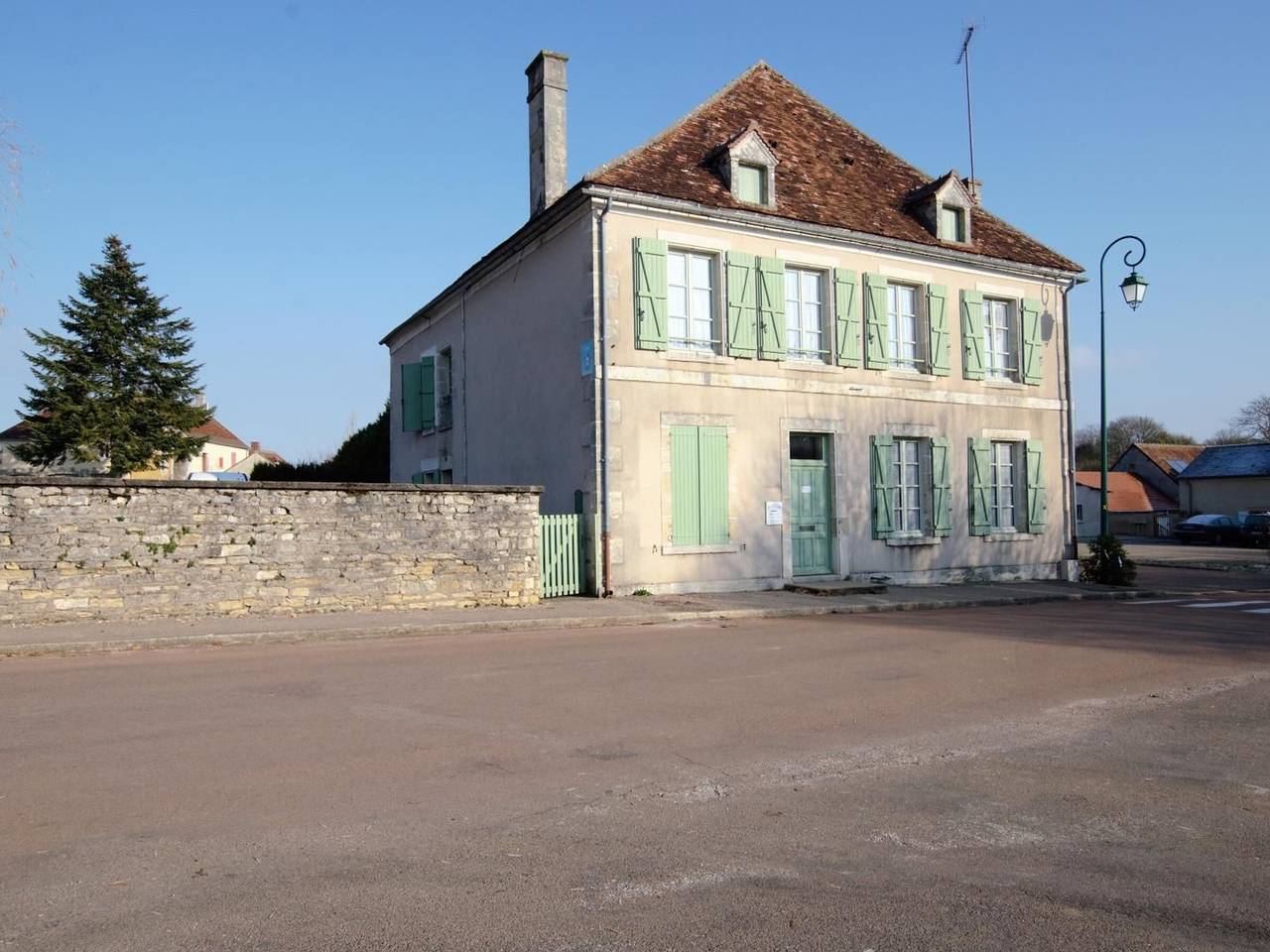 Gîte pour 4 Personnes dans Sainpuits, Région d'Auxerre
