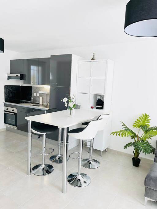 Two-Bedroom House in Marignane, Côte méditerranéenne (France)