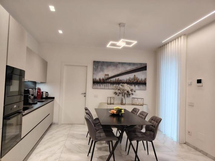 Location de vacances pour 6 personnes, avec balcon et vue, animaux acceptés à Varèse - 2