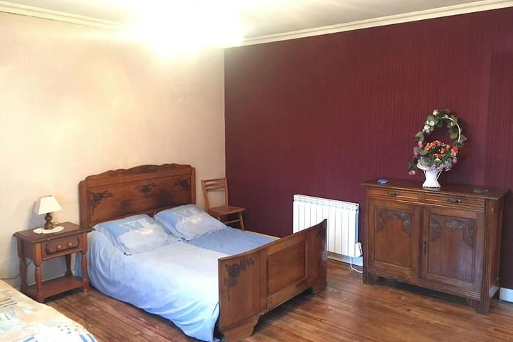 Location de vacances pour 10 personnes, avec jardin ainsi que terrasse et jacuzzi, animaux acceptés à Le Bez - 2