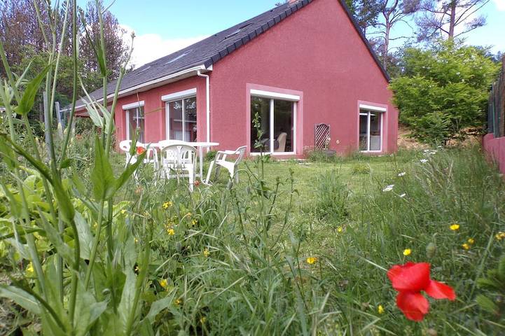 Gîte pour 12 personnes à Montrodat