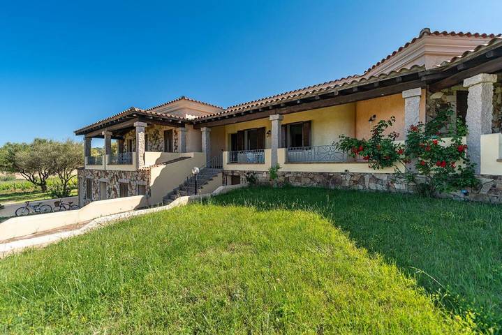 Ferienhaus für 4 Personen, mit Balkon/Terrasse und Garten in Siniscola - 2
