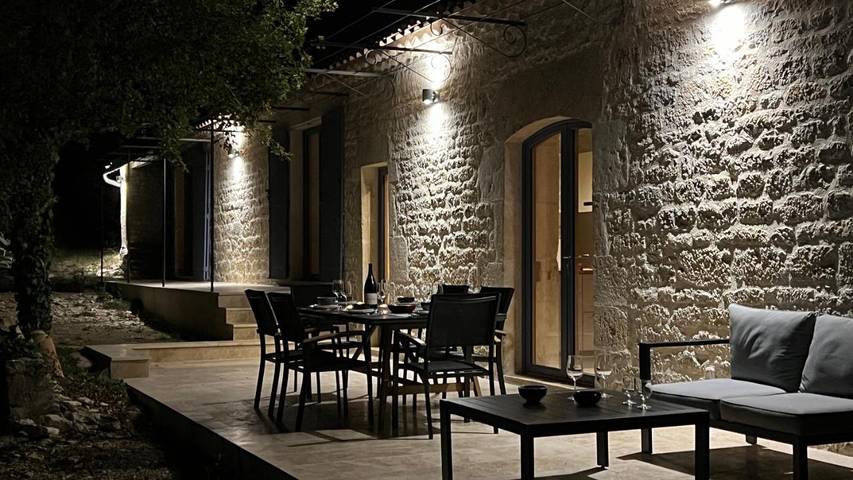 Location de vacances pour 6 personnes, avec vue ainsi que piscine et jardin à Villesèque - 3