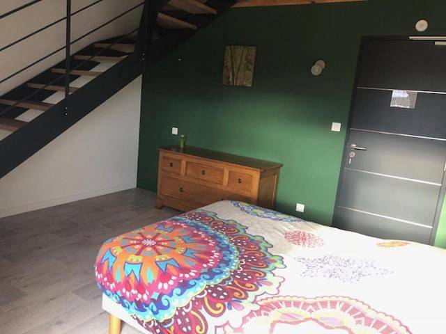 Location de vacances pour 24 personnes, avec jardin et bassin pour enfant ainsi que vue et piscine à Lapte - 4