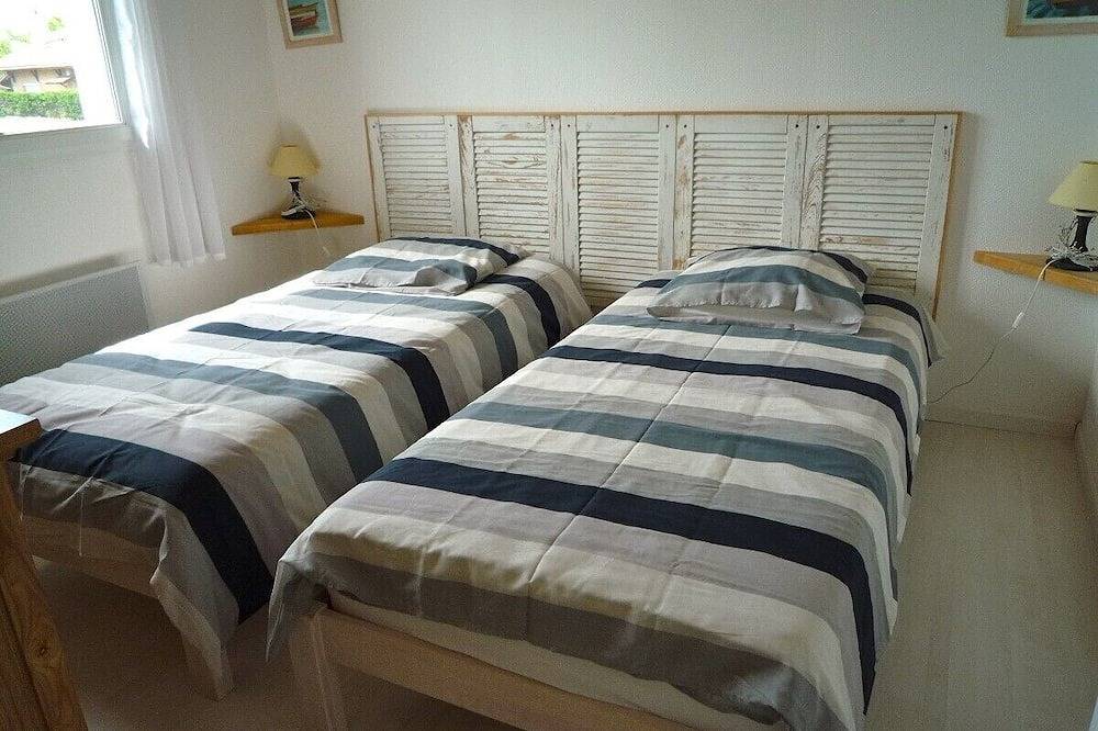 Strandnahes, sehr zentrales und komfortables Haus mit schönem Pool in Hourtin Plage, Hourtin