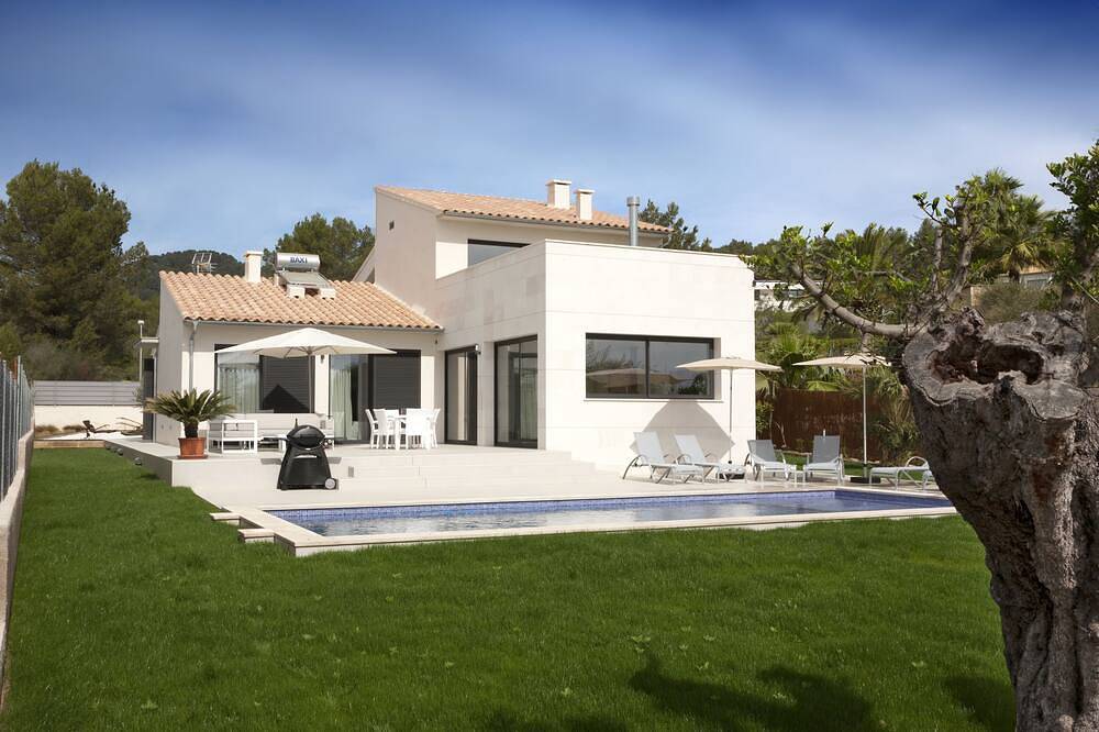 Cozy Holiday Villa In The Heart Of Mallorca in Crestatx, Sa Pobla