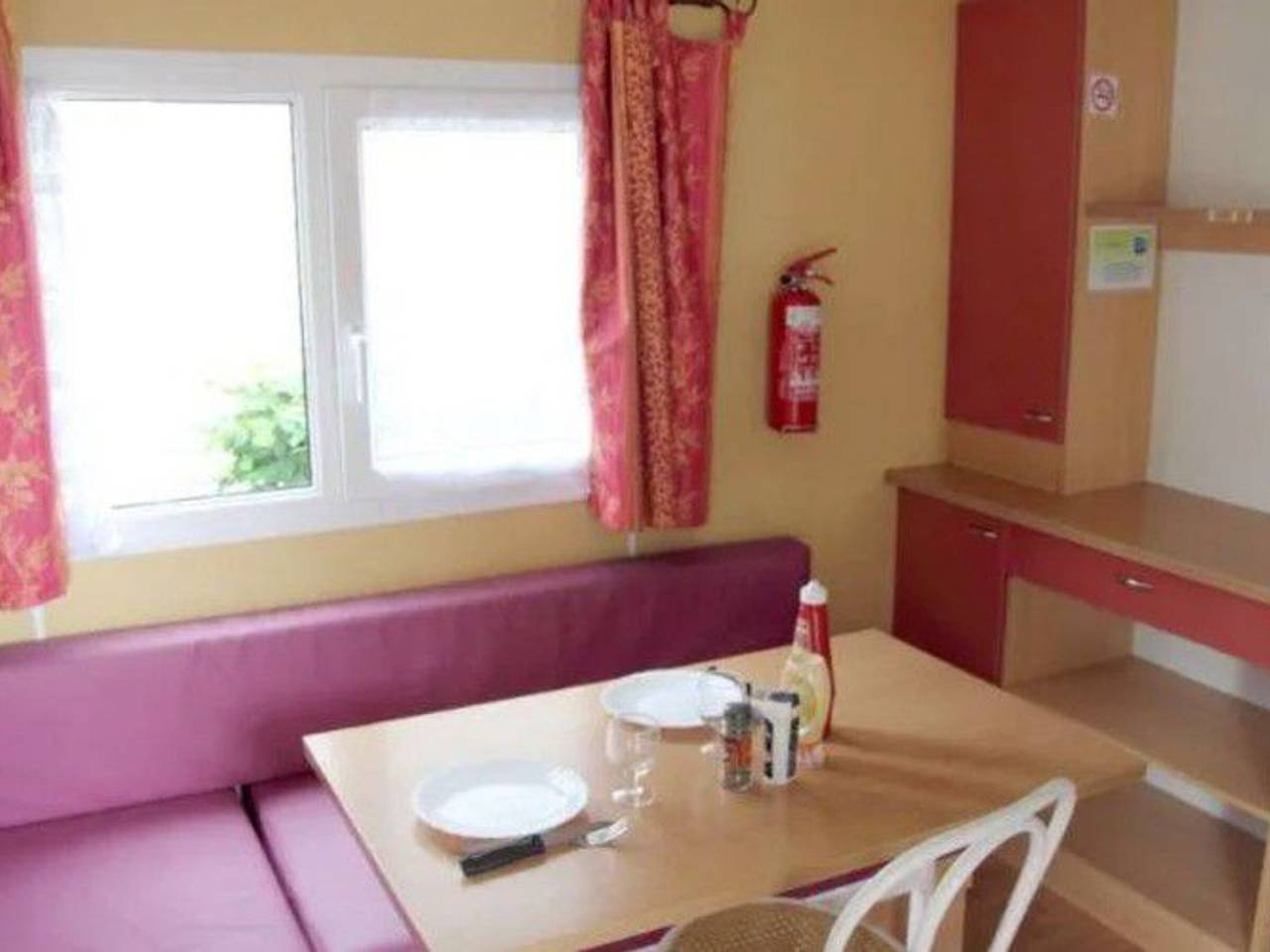 Mobil home avec terrasse pour 4 personnes in La Chaize-Giraud, Vallée de la Loire