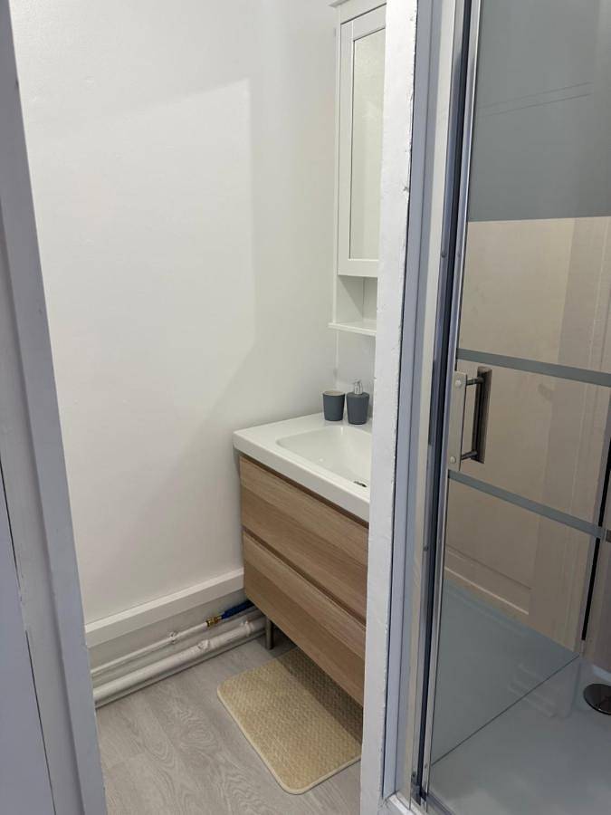 Gîte pour 6 personnes, avec vue et balcon à Saint-Étienne-du-Rouvray - 4