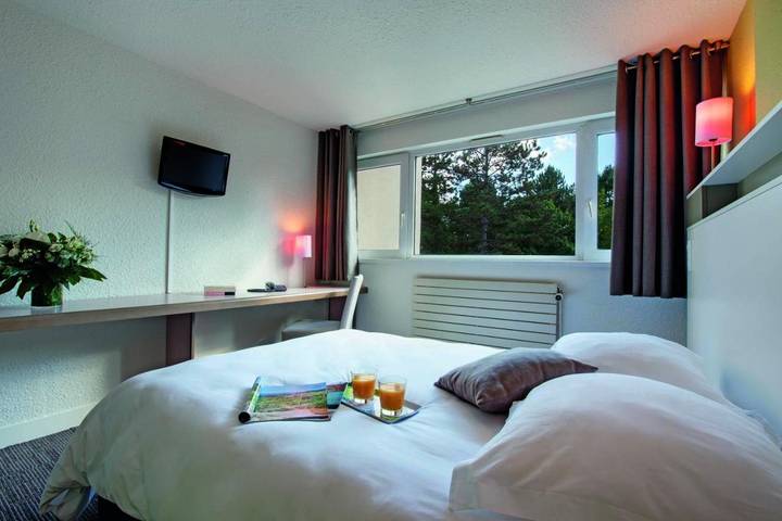 Hôtel pour 2 personnes, avec jardin ainsi que piscine et terrasse à Dourdan - 4