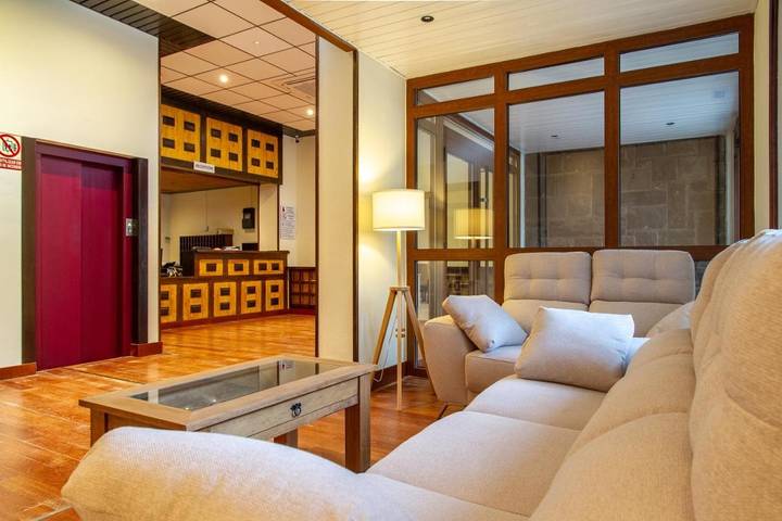 Apartamento para 2 personas, con Balcón además de Terraza y Vistas en Boltaña