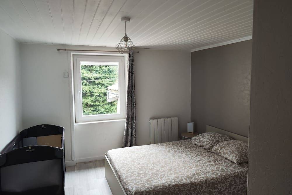 La Maison d'Aurélie in Saint-Rémy-sur-Durolle, Parc Naturel Régional Livradois-Forez