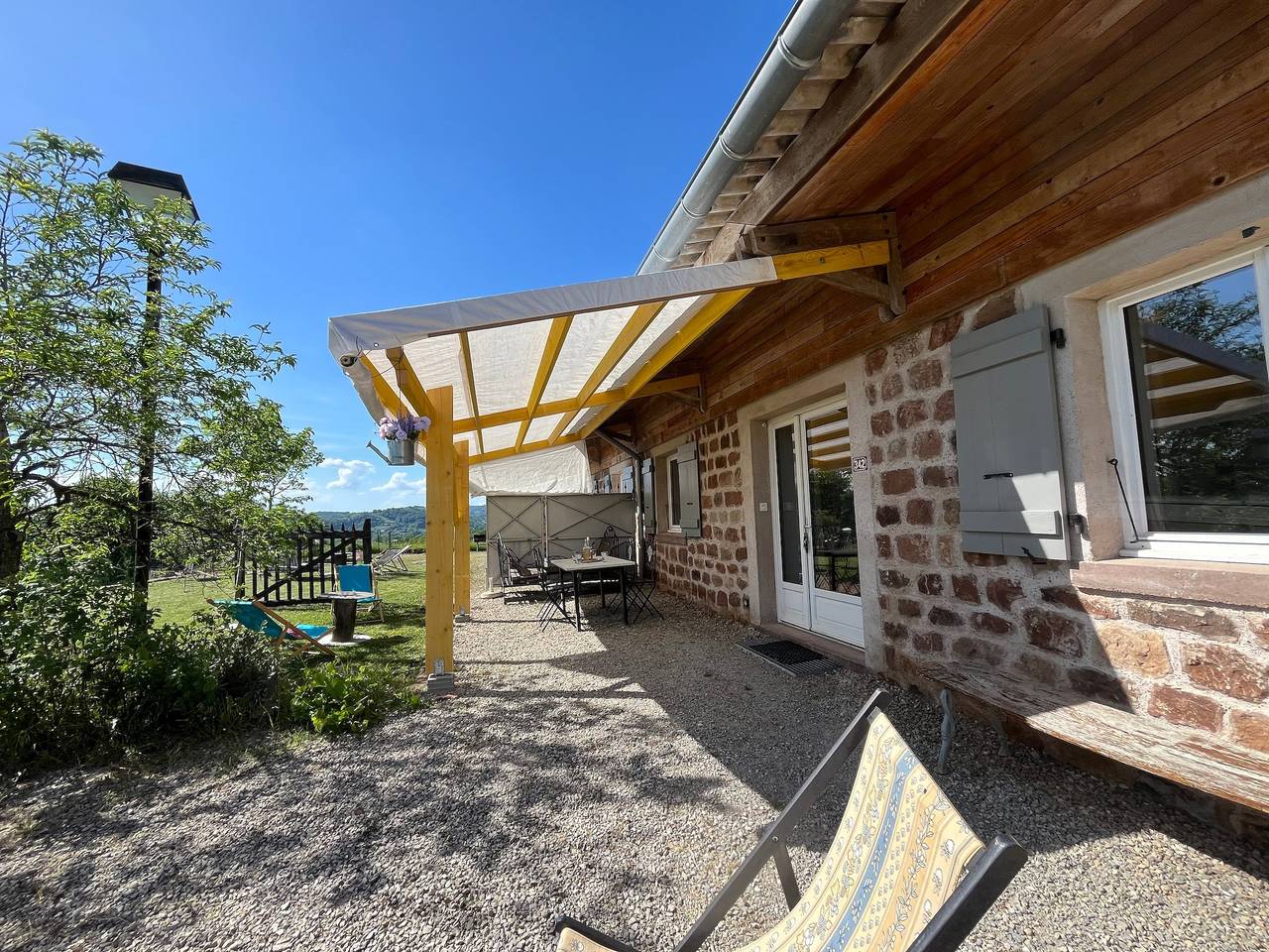 Gîte La Crouzette - Domaine Les Pla avec piscine partagée, terrasse privée et Wi-Fi in Nauviale, Aveyron