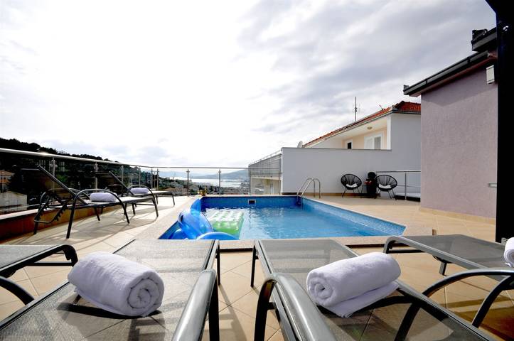 Villa pour 8 personnes, avec jardin et piscine à Trogir - 2