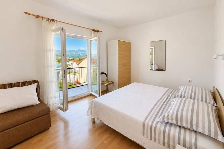 Appartement entier, Appartement de deux chambres avec la terrasse et la vue sur le mer Silo, Krk in Silo (Krk), Krk
