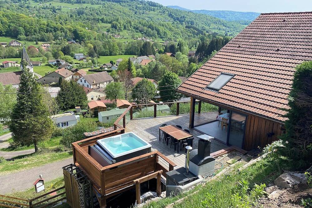 8-person detached chalet with Nordic bath in Le Ménil, Regionaler Naturpark Belchen der Vogesen
