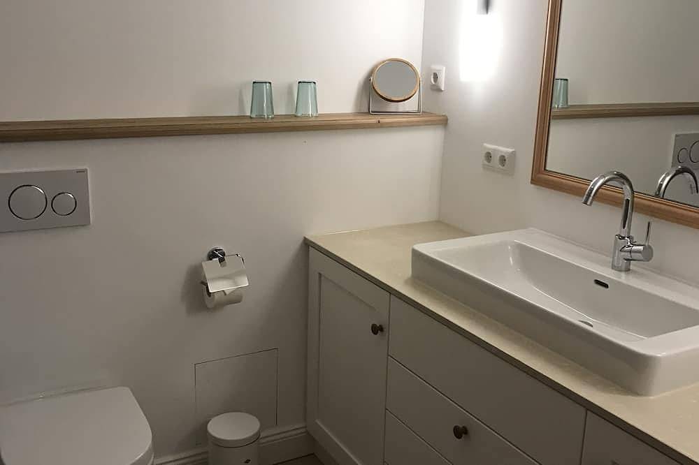 Ganze Wohnung, Hof Kaltenbrunn - modernes Apartmen im Grünen in Aying, Oberbayern