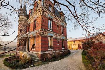 Gîte pour 10 personnes, avec jardin et vue à Trie-Château