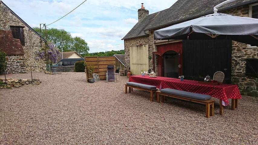 Location de vacances pour 8 personnes, avec terrasse et jardin, animaux acceptés à Ménil-Vin