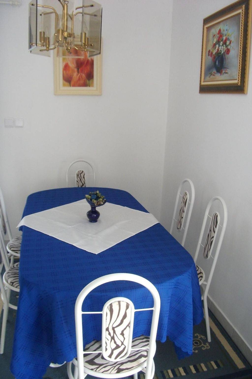 Mit Terrassen, Balkonen sowie Parkplatz in Dombowa, Komitat Tolnau