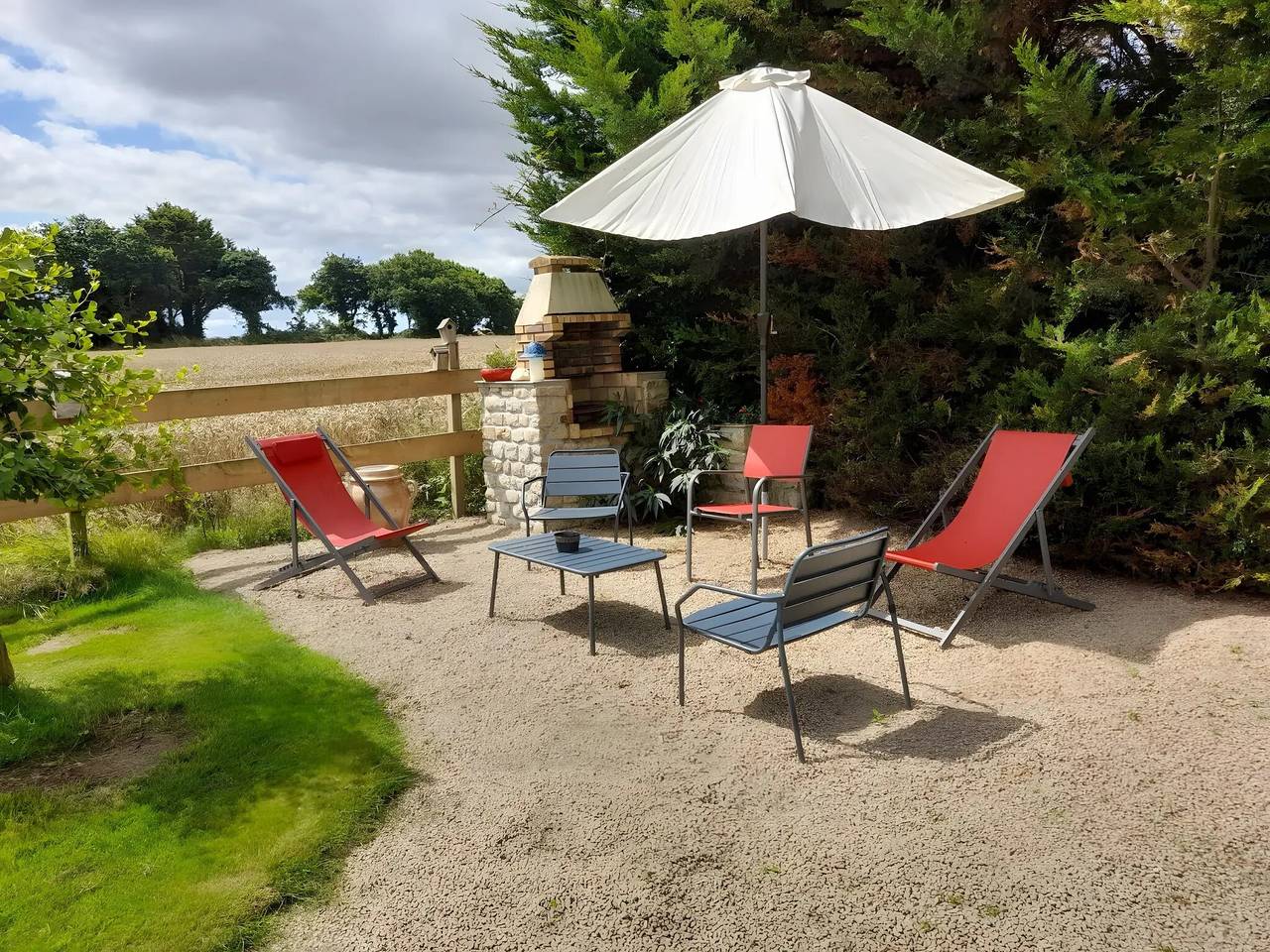 Chambre d’hôtes « Chambre côté mer » avec terrasse, jardin partagés et Wi-Fi in Plougar, Région de Morlaix