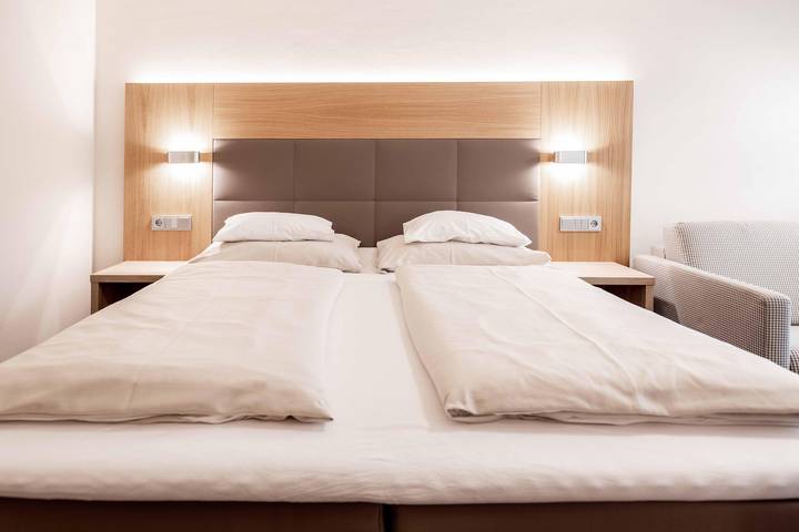 Hôtel pour 3 personnes, avec vue sur le lac et sauna ainsi que piscine et jardin, adapté aux familles à Walchsee - 4