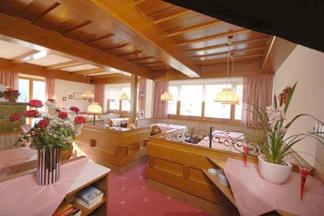 Hotel-Pension Flora in Hinterglemm, Saalbach-Hinterglemm