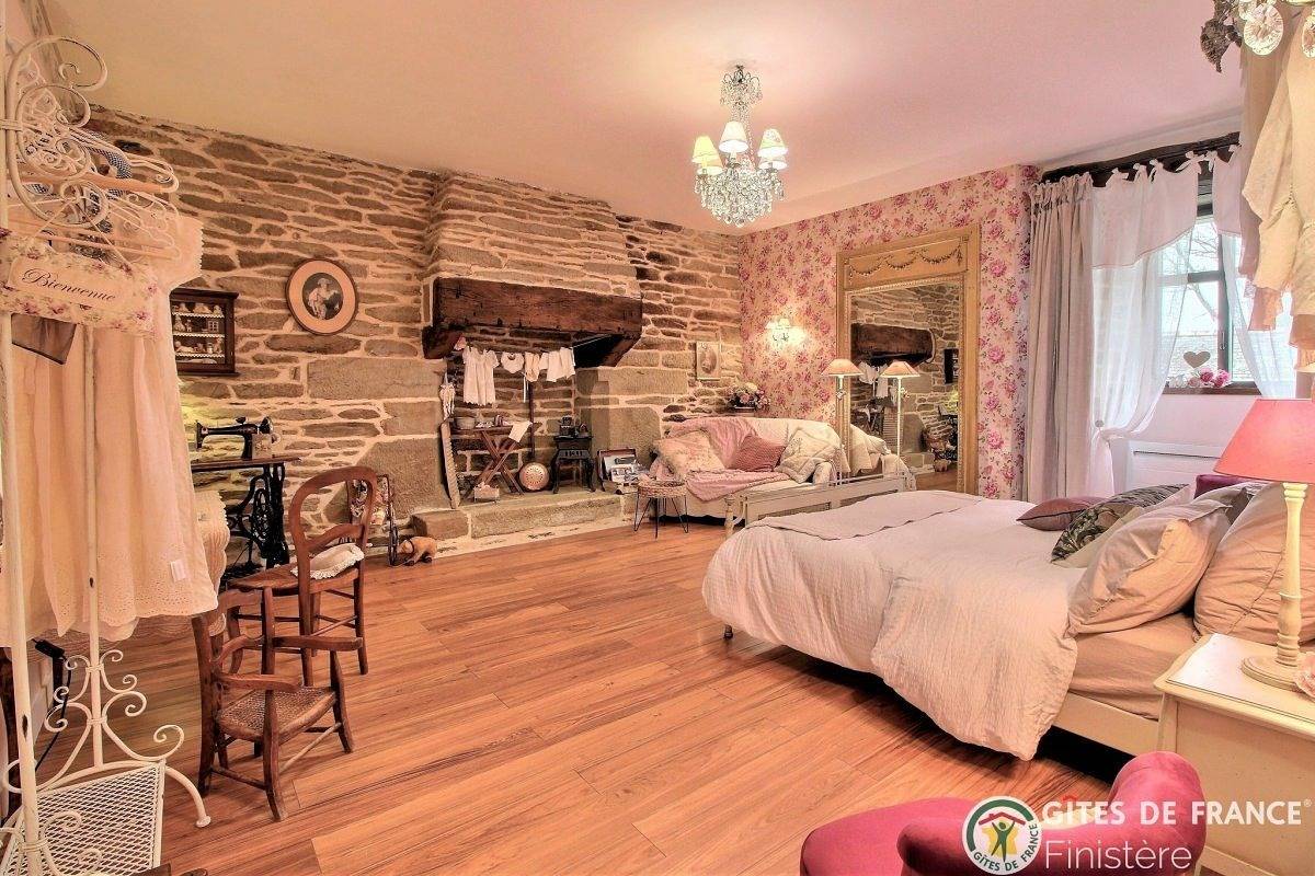 "Manoir de Pen Ar Voas" - Chambres d'hôtes de charme - Chambre Suite "La Marquise" in Lopérec, Région de Châteaulin