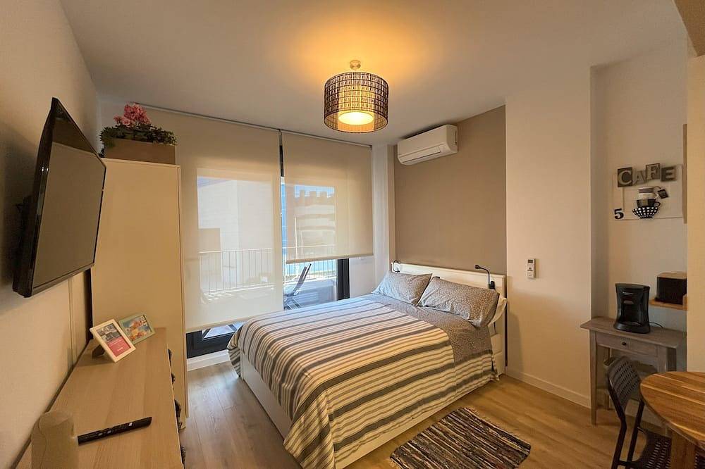 Entire apartment, Studio Home Madrid in San Sebastián de los Reyes, Madrid Province