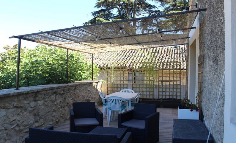Gîte pour 5 personnes, avec jardin ainsi que jacuzzi et terrasse