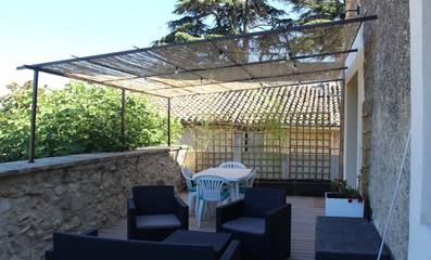 Gîte pour 5 personnes, avec terrasse ainsi que jardin et jacuzzi dans les Bouches-du-Rhône