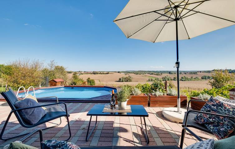 Gemütliche 1-Zimmer-Wohnung mit Pool, Grill, WLAN und Parkplatz in Kapela, Bjelovar-Bilogora