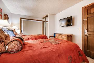 Vacation Apartment for 8 Guests in Steamboat Springs, Routt National Forest, Picture 2