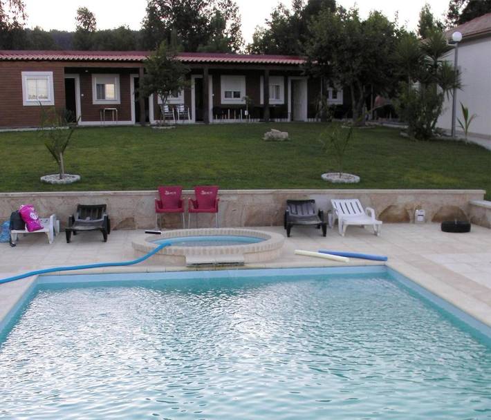 Location de vacances pour 4 personnes, avec vue et jardin ainsi que terrasse et piscine dans Vila Verde - 3