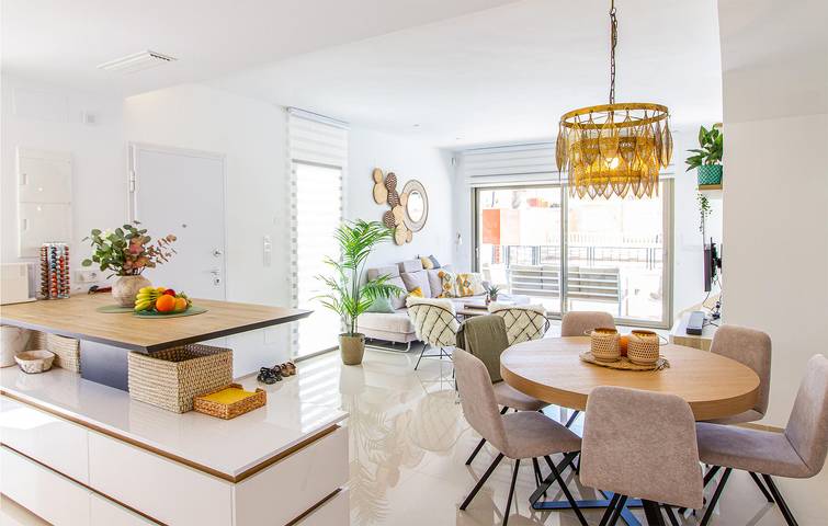 122sqm Apt con aparcamiento, aire acondicionado, piscina, terraza y WiFi, 900m de la playa in Pueblo Patricia, Los Alcázares