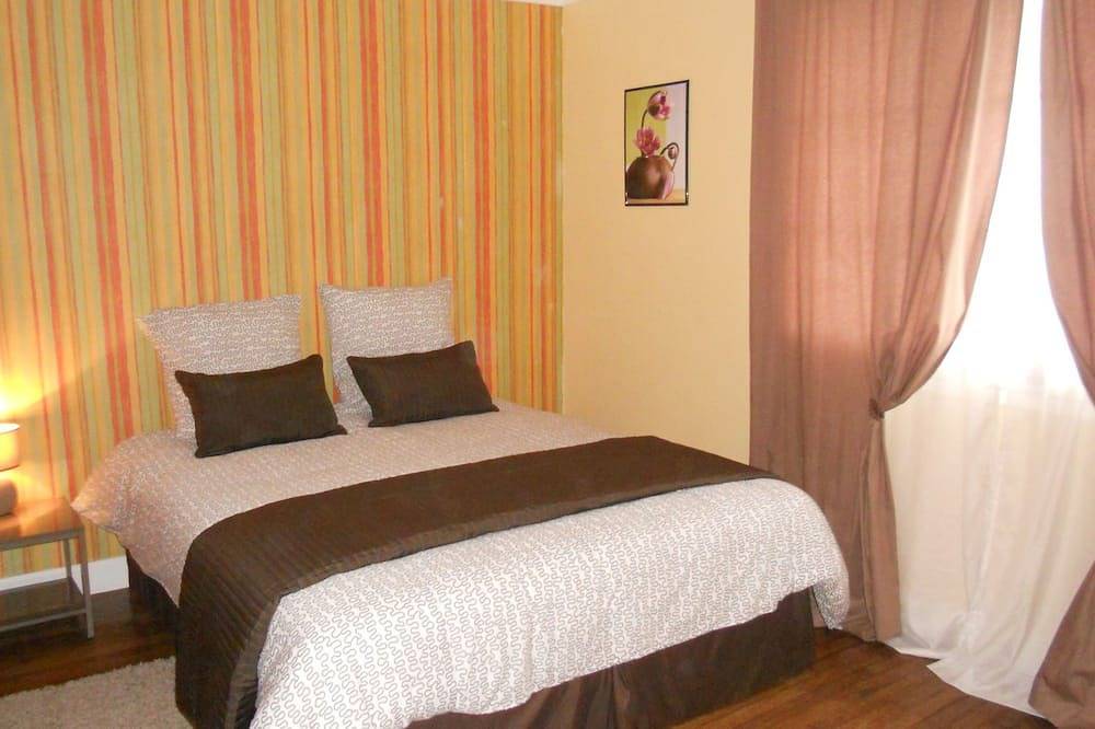 Appartement entier, Appartement F3: 85 m2 avec 2 chambres, Salon, Cuisine, Salle de bain... in Domfront, Parc naturel régional Normandie-Maine
