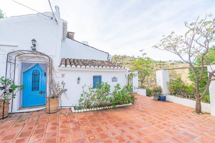 Villa 'Finca Rosalia' mit Bergblick, privatem Pool und WLAN in Cómpeta, Málaga Provinz