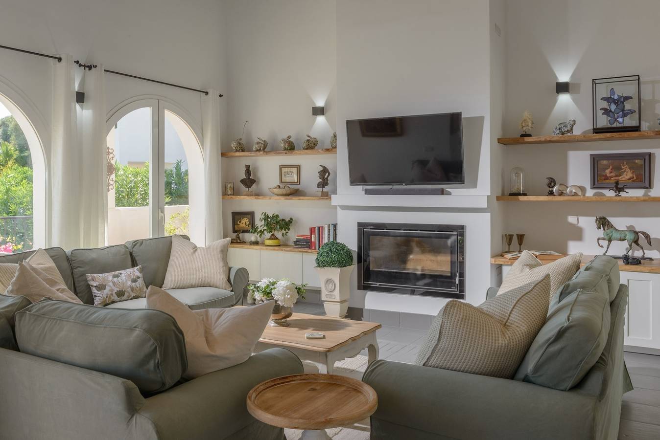 Villa 'Buganvilla' avec vue sur la montagne, Wi-Fi et climatisation in Benalup-Casas Viejas, Costa de la Luz