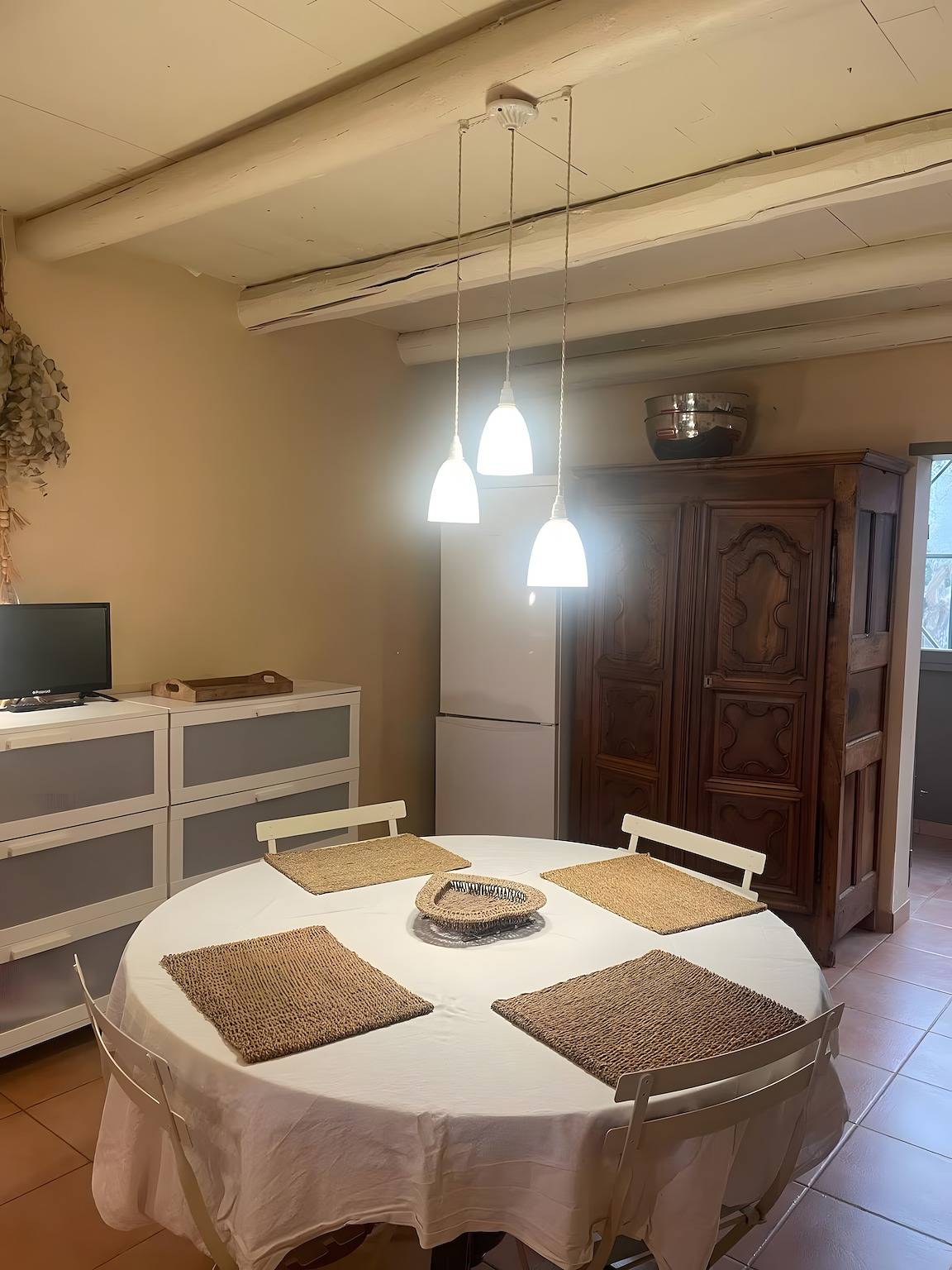 Casa Vacacional 'Mas St Anne' con Piscina Privada, Wi-Fi y Aire Acondicionado in Saint-Étienne-du-Grès, Region de Arles
