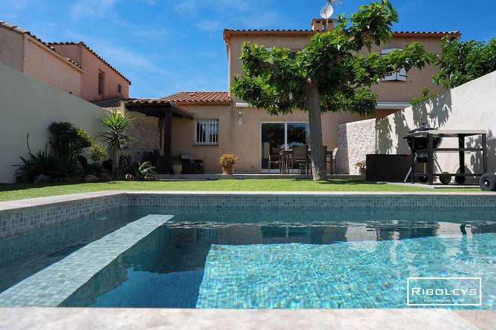 Villa für 6 Personen, mit Terrasse und Garten
