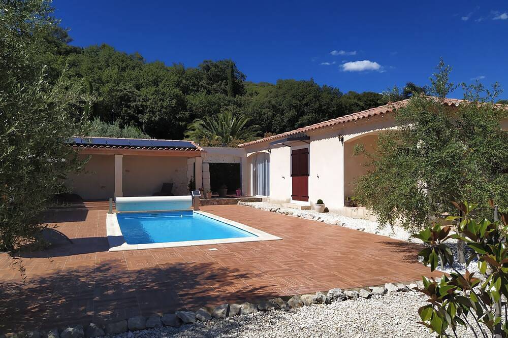 New Villa On The Outskirts Of The Village, Not Overlooked, In The Countryside in Serviers-et-Labaume, Nimes und Umgebung