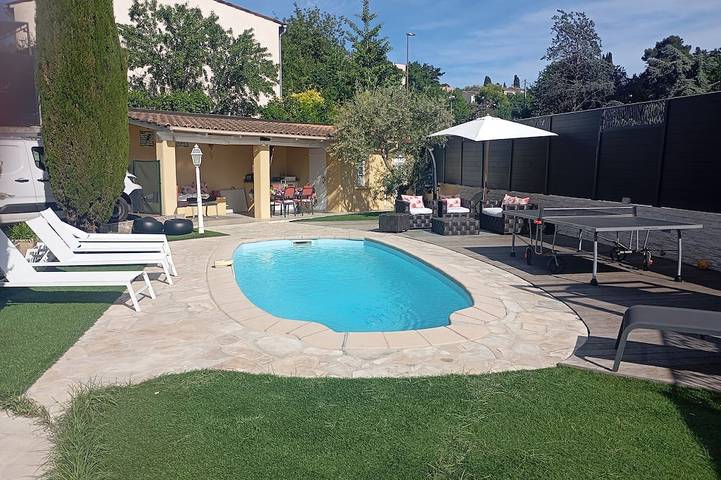 Villa pour 6 personnes, avec jardin - 1
