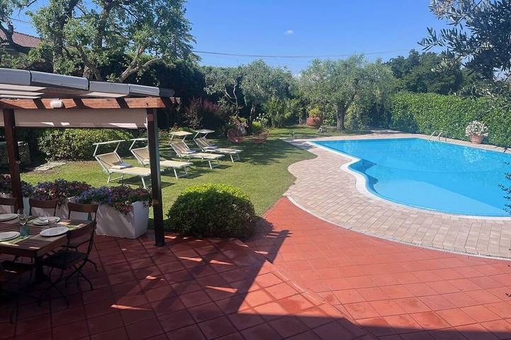 Villa für 10 Personen, mit Sauna und Balkon sowie Garten - 1