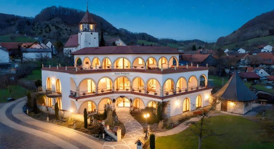 Ferienwohnung für 4 Personen, mit Garten und Ausblick sowie Seeblick, mit Haustier in Schwäbisch Gmünd